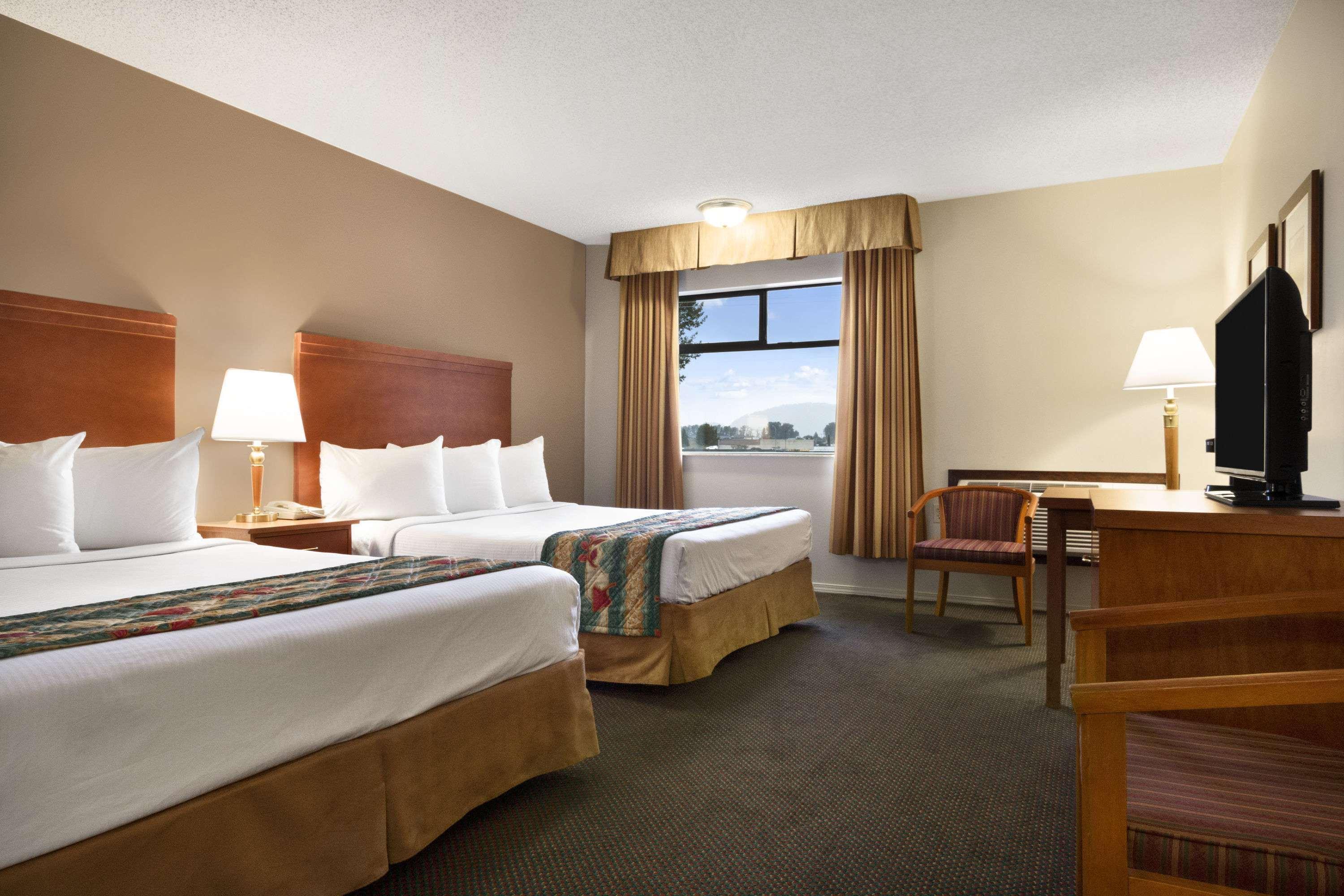 Travelodge Hotel By Wyndham צ'יליוואק מראה חיצוני תמונה